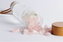 Charger l'image dans la galerie, GOURDE D’EAU DYNAMISÉE PAR LE POUVOIR DES CRISTAUX - ROSE QUARTZ